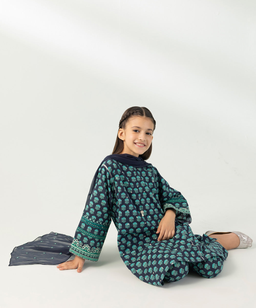 3 Piece - Embroidered Lawn Suit